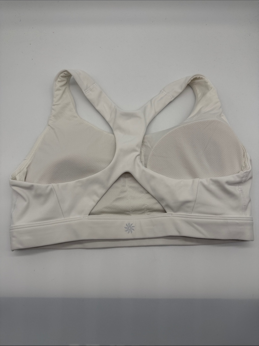 Athleta Ultimate Athletic White Racerback Cutout Sports Bra A-C Size Medium